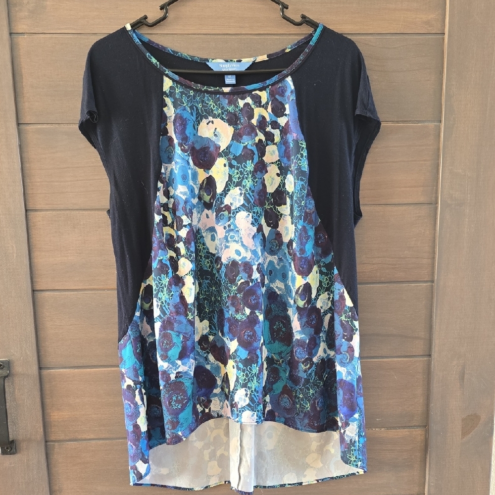 Simply Vera Vera Wang Blue and Black Floral Blouse